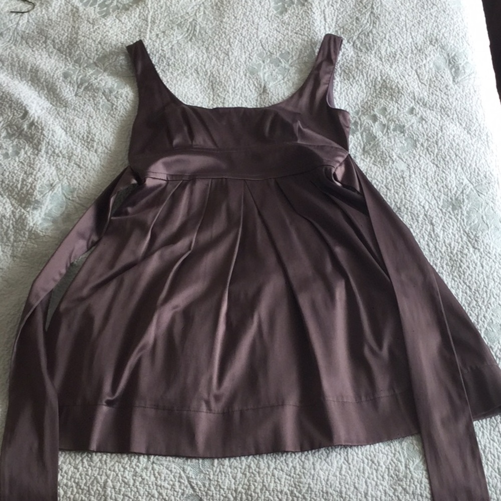 Cute gray dress with the built-in tie bow